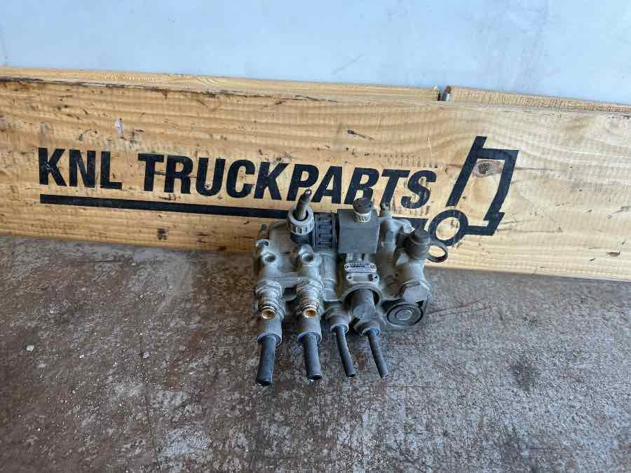 EKERI WABCO LIFT VALVE 4630840100 - Szelep: 2 kép. EKERI WABCO LIFT VALVE 4630840100 - Szelep: 2 kép.