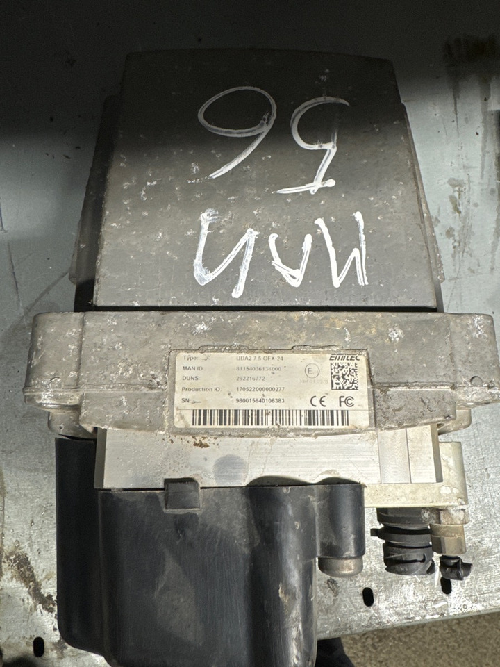 MAN ADBLUE PUMPE 81.15403-6138 - Üzemanyagrendszer - Teherautó: 2 kép. MAN ADBLUE PUMPE 81.15403-6138 - Üzemanyagrendszer - Teherautó: 2 kép.