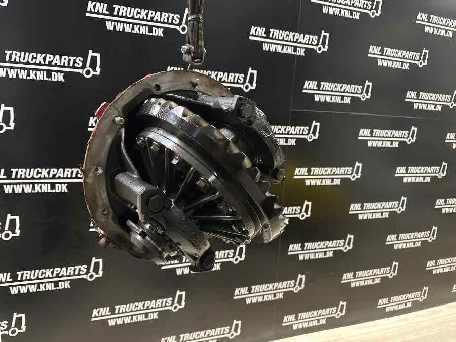 MAN DIFF HY-1350 - 3.700 // 81.35010-6260 - Differenciálmű - Teherautó: 1 kép. MAN DIFF HY-1350 - 3.700 // 81.35010-6260 - Differenciálmű - Teherautó: 1 kép.