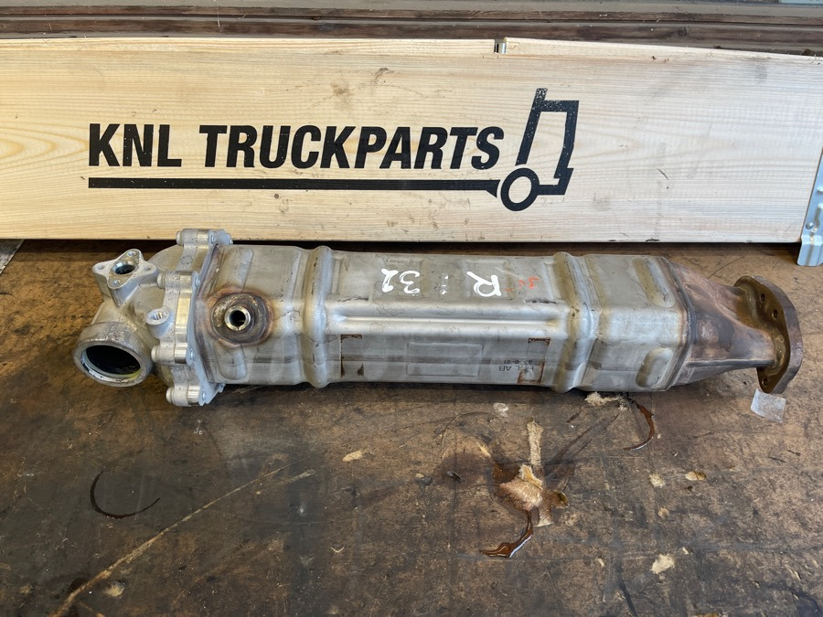 MAN EXCHAUST GAS COOLER 51.08152-5027 - Motor és alkatrészek - Teherautó: 1 kép. MAN EXCHAUST GAS COOLER 51.08152-5027 - Motor és alkatrészek - Teherautó: 1 kép.