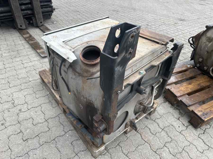 MAN EXHAUST 81.15103-6123 - Kipufogórendszer - Teherautó: 2 kép. MAN EXHAUST 81.15103-6123 - Kipufogórendszer - Teherautó: 2 kép.