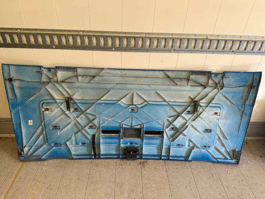 MAN FRONT GRILL 81.61110-0063 - Karosszéria és külső - Teherautó: 2 kép. MAN FRONT GRILL 81.61110-0063 - Karosszéria és külső - Teherautó: 2 kép.