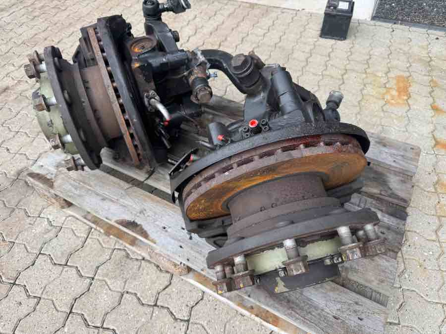 MAN FRONT HUBS 81.36030-0005 + 81.36035-6009 - Szabadonfutó agy - Teherautó: 2 kép. MAN FRONT HUBS 81.36030-0005 + 81.36035-6009 - Szabadonfutó agy - Teherautó: 2 kép.