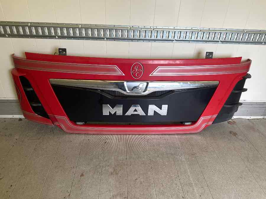 MAN FRONT SERVICE DOOR // 81.61110-6096 - Karosszéria és külső - Teherautó: 1 kép. MAN FRONT SERVICE DOOR // 81.61110-6096 - Karosszéria és külső - Teherautó: 1 kép.