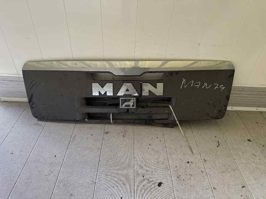 MAN MIDDEL FRONT PANEL 81.61150-5079 - Karosszéria és külső - Teherautó: 1 kép. MAN MIDDEL FRONT PANEL 81.61150-5079 - Karosszéria és külső - Teherautó: 1 kép.