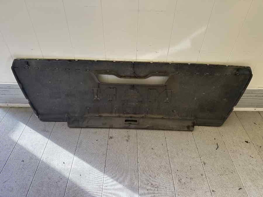 MAN MIDDEL FRONT PANEL 81.61150-6065 - Karosszéria és külső - Teherautó: 2 kép. MAN MIDDEL FRONT PANEL 81.61150-6065 - Karosszéria és külső - Teherautó: 2 kép.