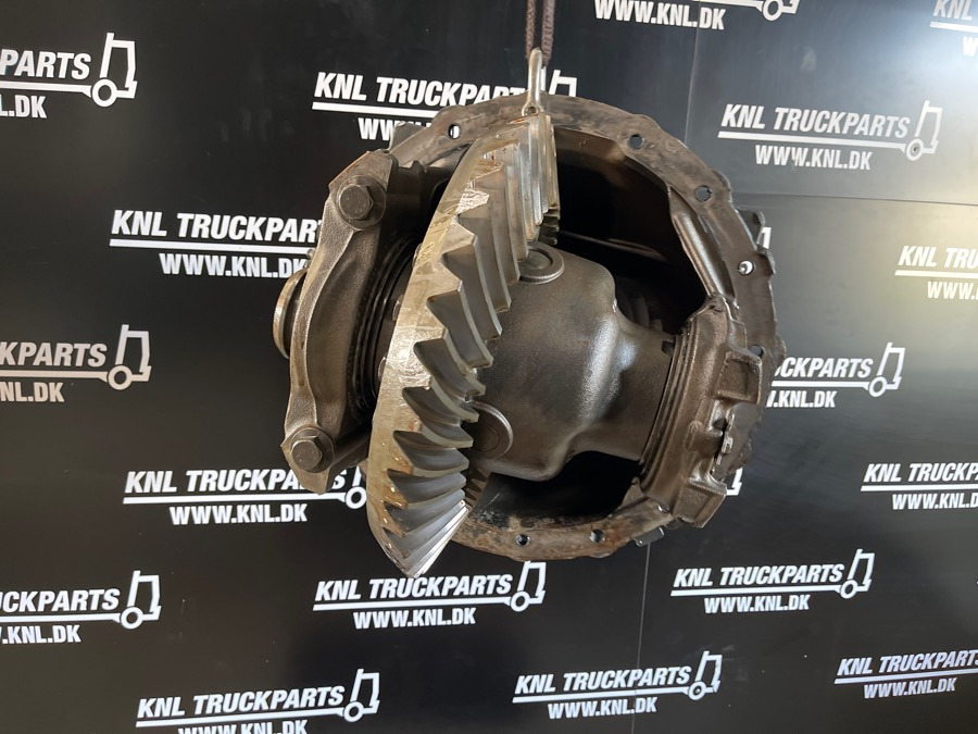 MERCEDES R440-13A/C22,5 - 2.733 - Differenciálmű - Teherautó: 2 kép. MERCEDES R440-13A/C22,5 - 2.733 - Differenciálmű - Teherautó: 2 kép.