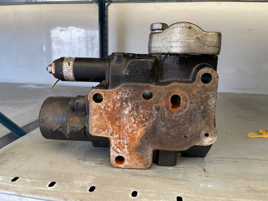 NEW HOLLAND VALVE KPM VENTIL TYP. VBY-174B - Fékszelep - Teherautó: 2 kép. NEW HOLLAND VALVE KPM VENTIL TYP. VBY-174B - Fékszelep - Teherautó: 2 kép.