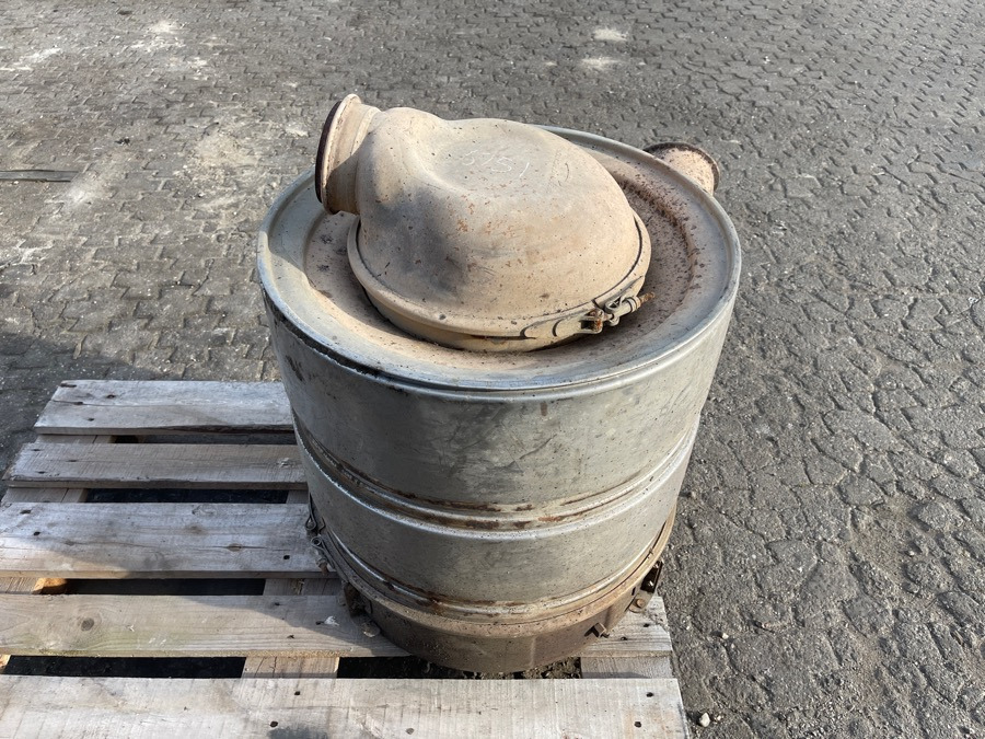SCANIA EXHAUST 1944878 - Kipufogórendszer - Teherautó: 2 kép. SCANIA EXHAUST 1944878 - Kipufogórendszer - Teherautó: 2 kép.