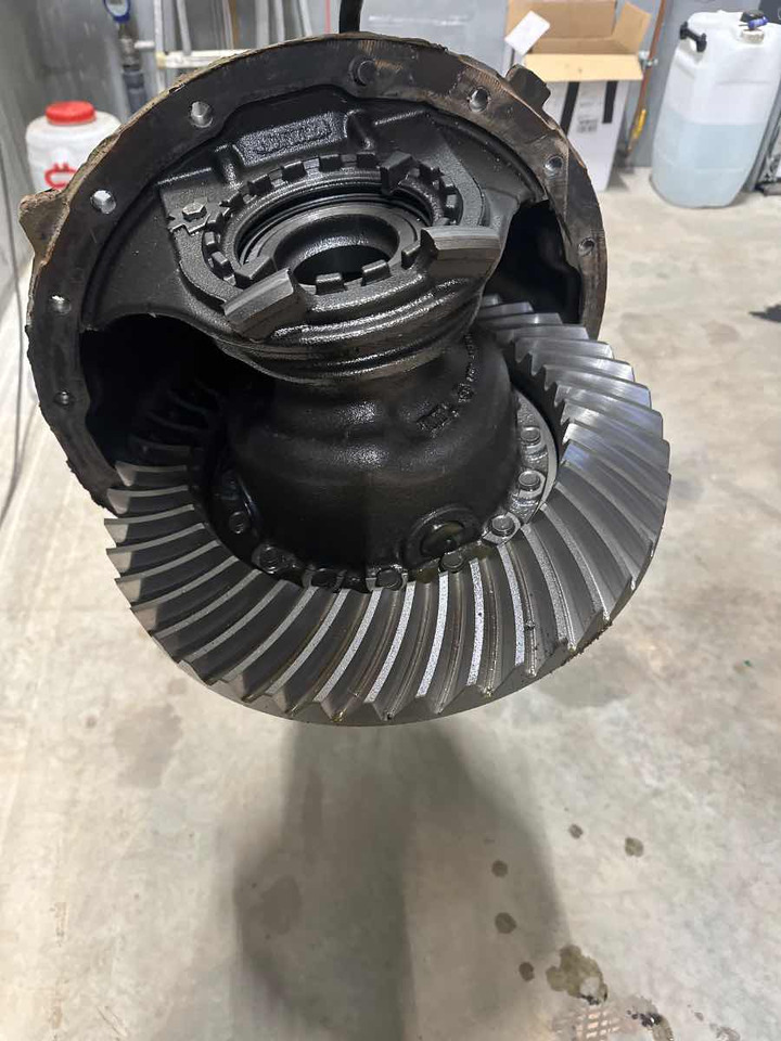 SETRA MERCEDES DIFF HO6 - 43:11 = 3.909 // 746218 - Differenciálmű - Teherautó: 2 kép. SETRA MERCEDES DIFF HO6 - 43:11 = 3.909 // 746218 - Differenciálmű - Teherautó: 2 kép.
