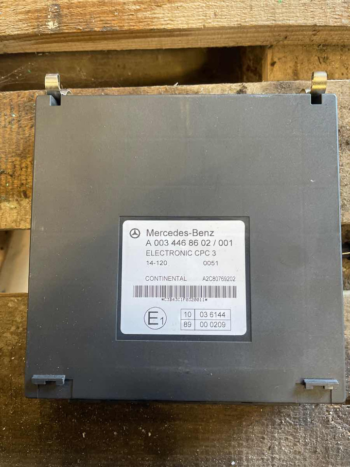 SETRA / MERCEDES ECU CPC3 A0034468602 - ECU - Busz: 1 kép. SETRA / MERCEDES ECU CPC3 A0034468602 - ECU - Busz: 1 kép.