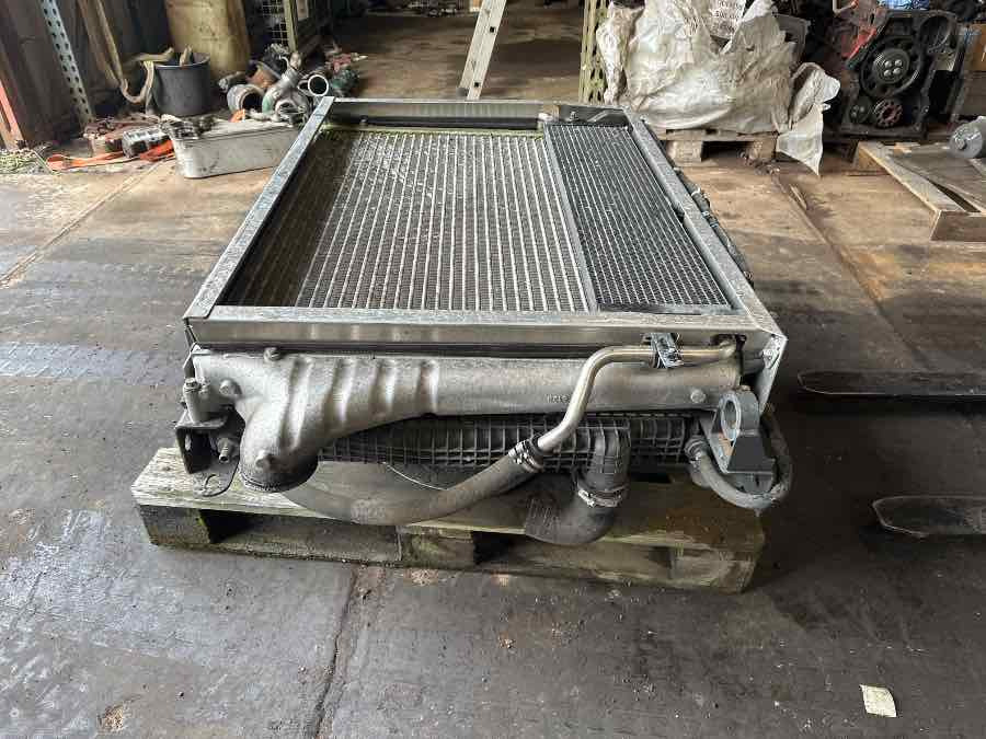 VOLVO BUS COOLER / INTERCOOLER - Hűtőrendszer - Busz: 1 kép. VOLVO BUS COOLER / INTERCOOLER - Hűtőrendszer - Busz: 1 kép.