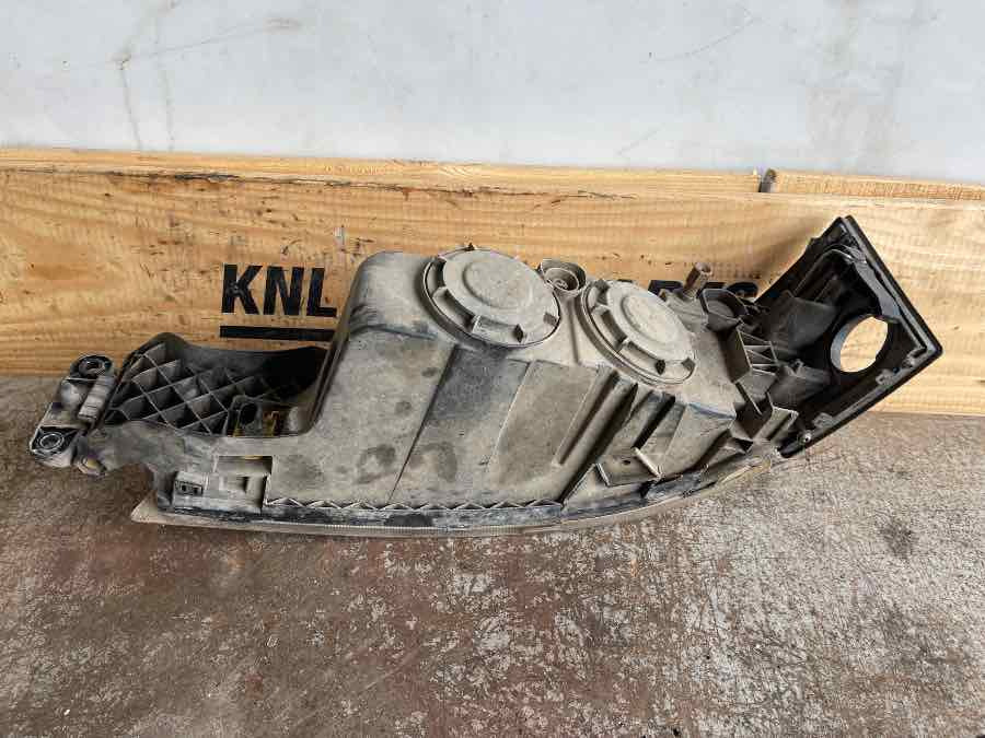 VOLVO FOG LAMP 22332592 RH - Lámpá/ Világítás - Teherautó: 2 kép. VOLVO FOG LAMP 22332592 RH - Lámpá/ Világítás - Teherautó: 2 kép.