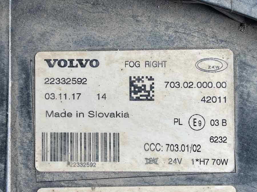 VOLVO FOG LAMP 22332592 RH - Lámpá/ Világítás - Teherautó: 3 kép. VOLVO FOG LAMP 22332592 RH - Lámpá/ Világítás - Teherautó: 3 kép.