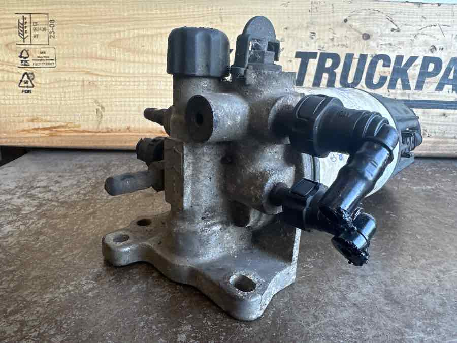VOLVO FUEL FILTER 21088117 - Üzemanyagrendszer - Teherautó: 3 kép. VOLVO FUEL FILTER 21088117 - Üzemanyagrendszer - Teherautó: 3 kép.