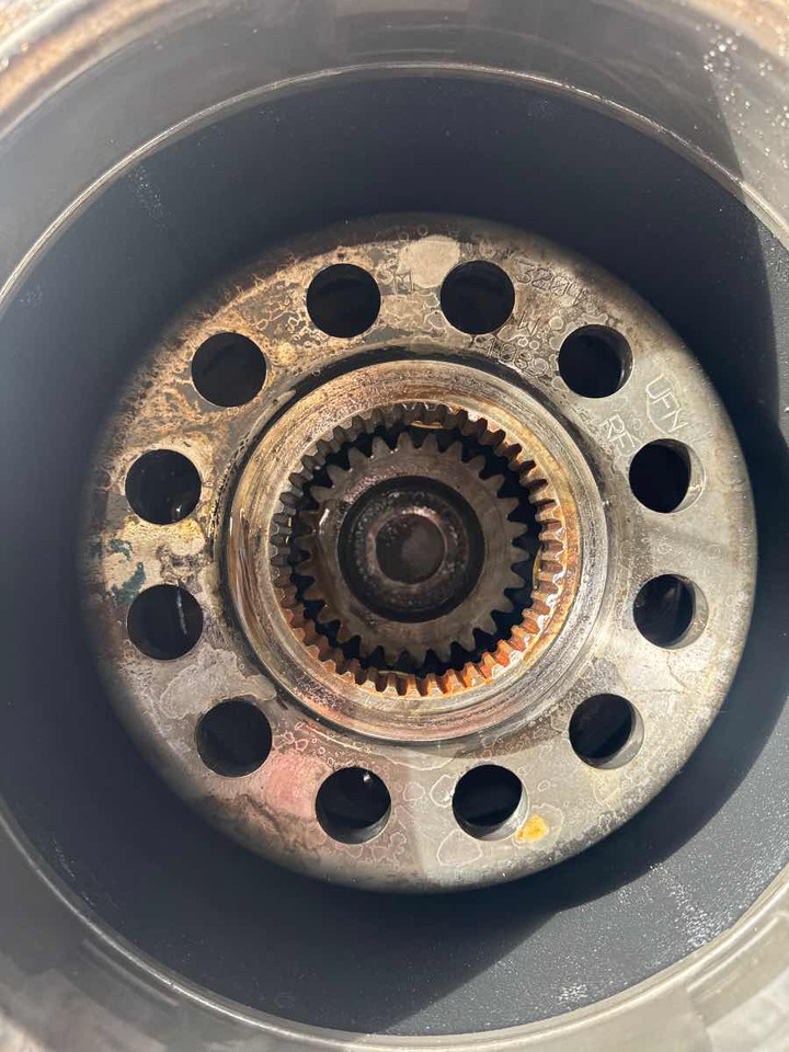 VOLVO HUBREDUCTION 21942659 - Szabadonfutó agy - Teherautó: 3 kép. VOLVO HUBREDUCTION 21942659 - Szabadonfutó agy - Teherautó: 3 kép.