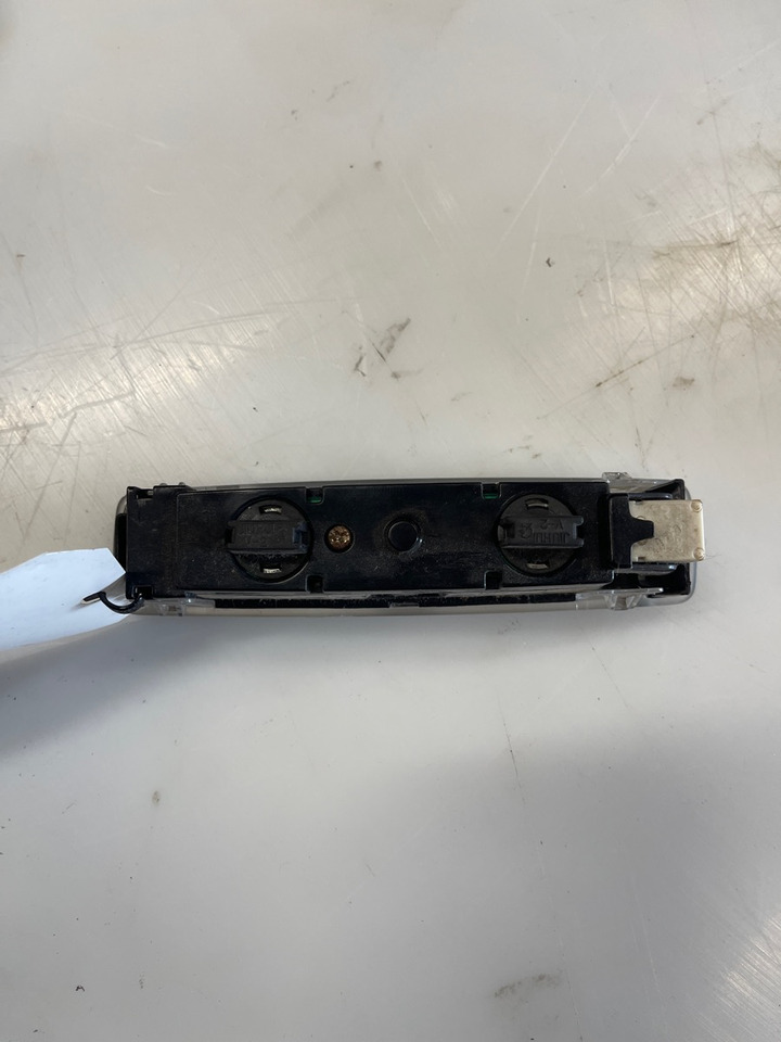 VOLVO LIGHT 82055235 - Lámpá/ Világítás - Teherautó: 3 kép. VOLVO LIGHT 82055235 - Lámpá/ Világítás - Teherautó: 3 kép.