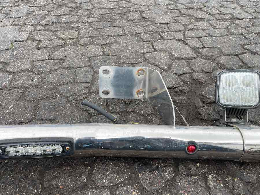 VOLVO LIGHT BOOM, CHROME - Lámpá/ Világítás - Teherautó: 3 kép. VOLVO LIGHT BOOM, CHROME - Lámpá/ Világítás - Teherautó: 3 kép.