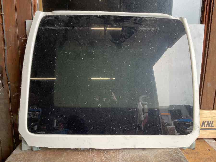 VOLVO SUNROOF 84415477 - Fülke és belső tér - Teherautó: 1 kép. VOLVO SUNROOF 84415477 - Fülke és belső tér - Teherautó: 1 kép.