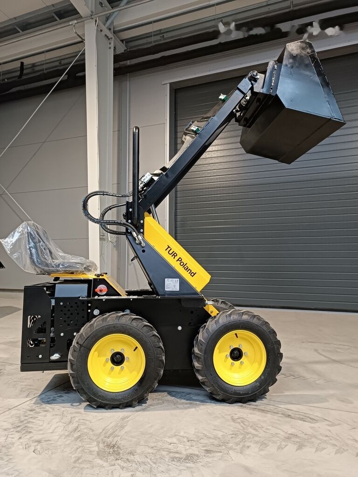 Tur Poland N520 Miniradlader Mini Hoflader Mini Lader - Mini homlokrakodó: 3 kép. Tur Poland N520 Miniradlader Mini Hoflader Mini Lader - Mini homlokrakodó: 3 kép.