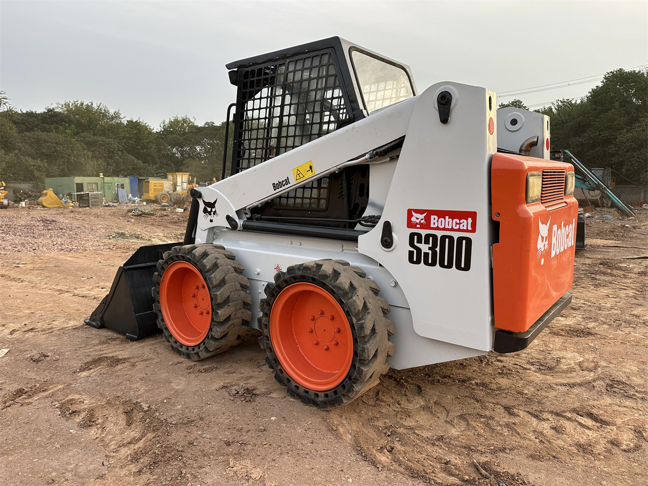 BOBCAT S300 lízing BOBCAT S300: 8 kép.