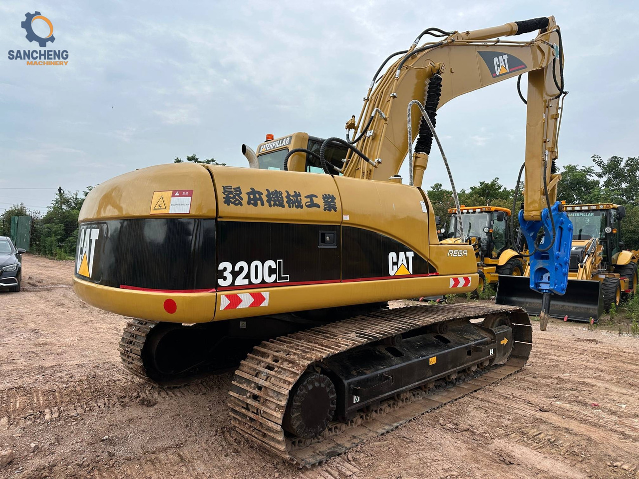 CAT 320CL - Lánctalpas kotró: 4 kép. CAT 320CL - Lánctalpas kotró: 4 kép.