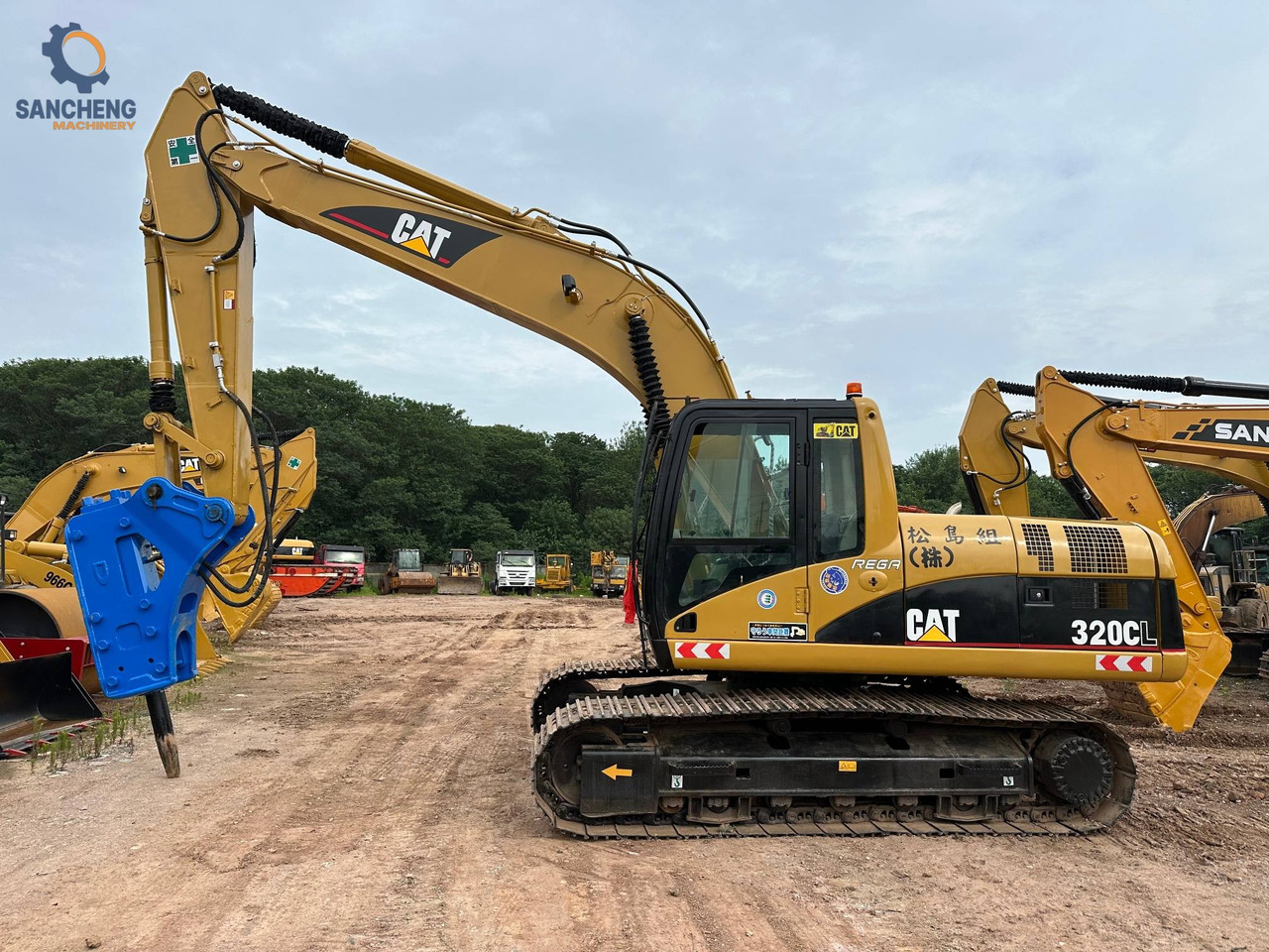 Lánctalpas kotró CAT 320CL: 7 kép.