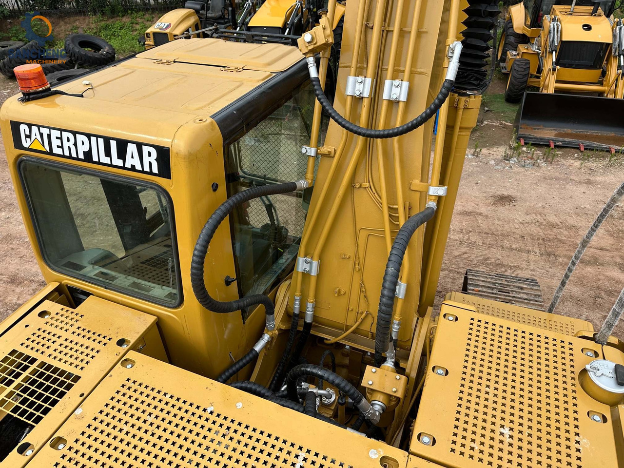 Lánctalpas kotró CAT 320CL with hammer: 7 kép.