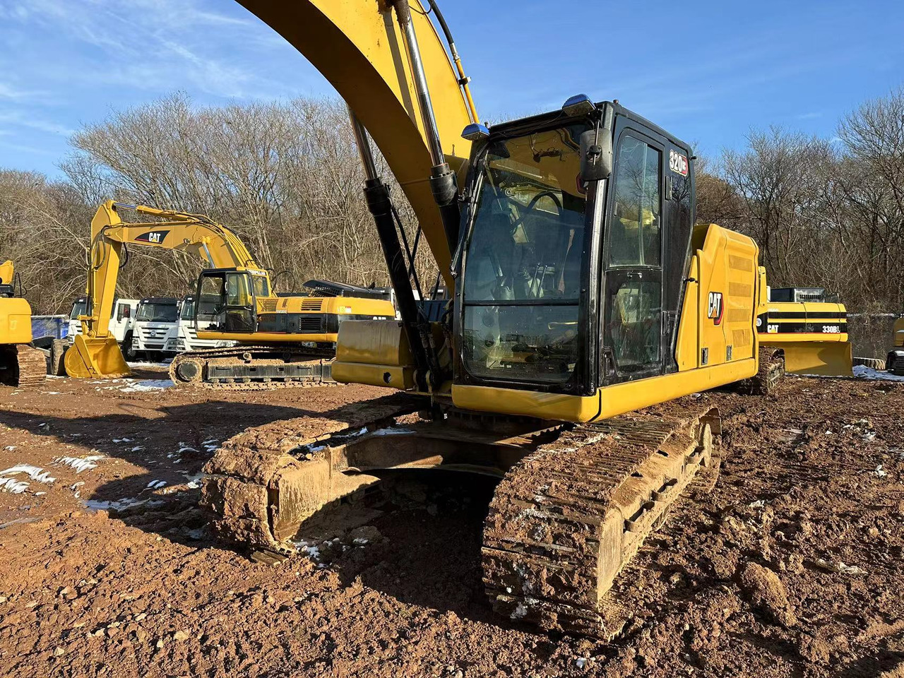 Lánctalpas kotró CAT 320GC: 6 kép. Lánctalpas kotró CAT 320GC: 6 kép.