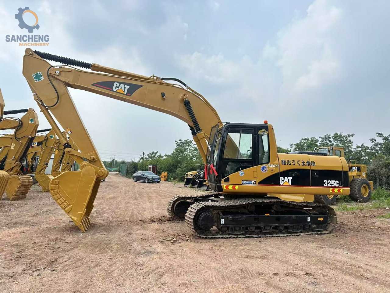 CAT 325 CL - Lánctalpas kotró: 2 kép. CAT 325 CL - Lánctalpas kotró: 2 kép.