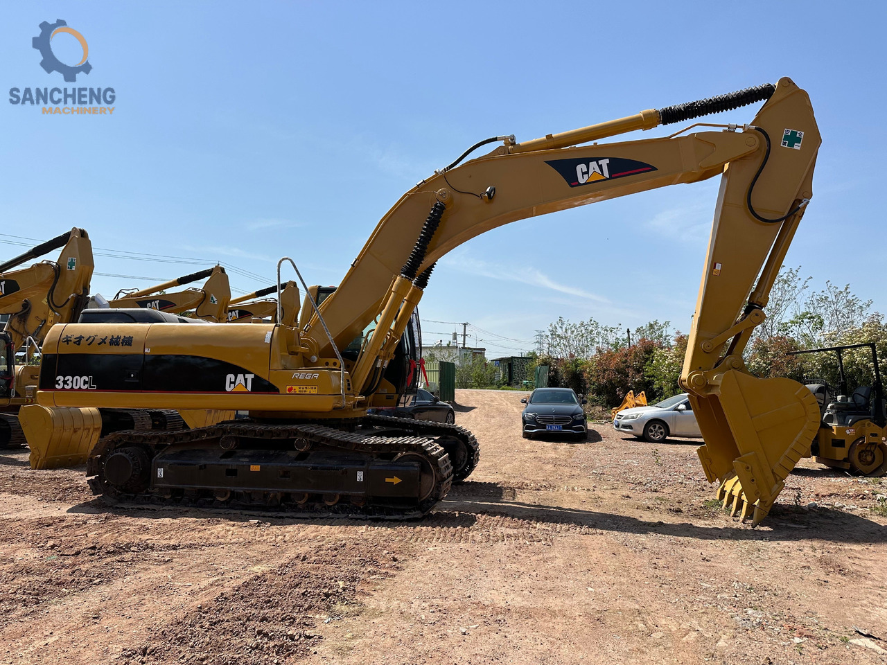 CAT 330CL - Lánctalpas kotró: 1 kép. CAT 330CL - Lánctalpas kotró: 1 kép.