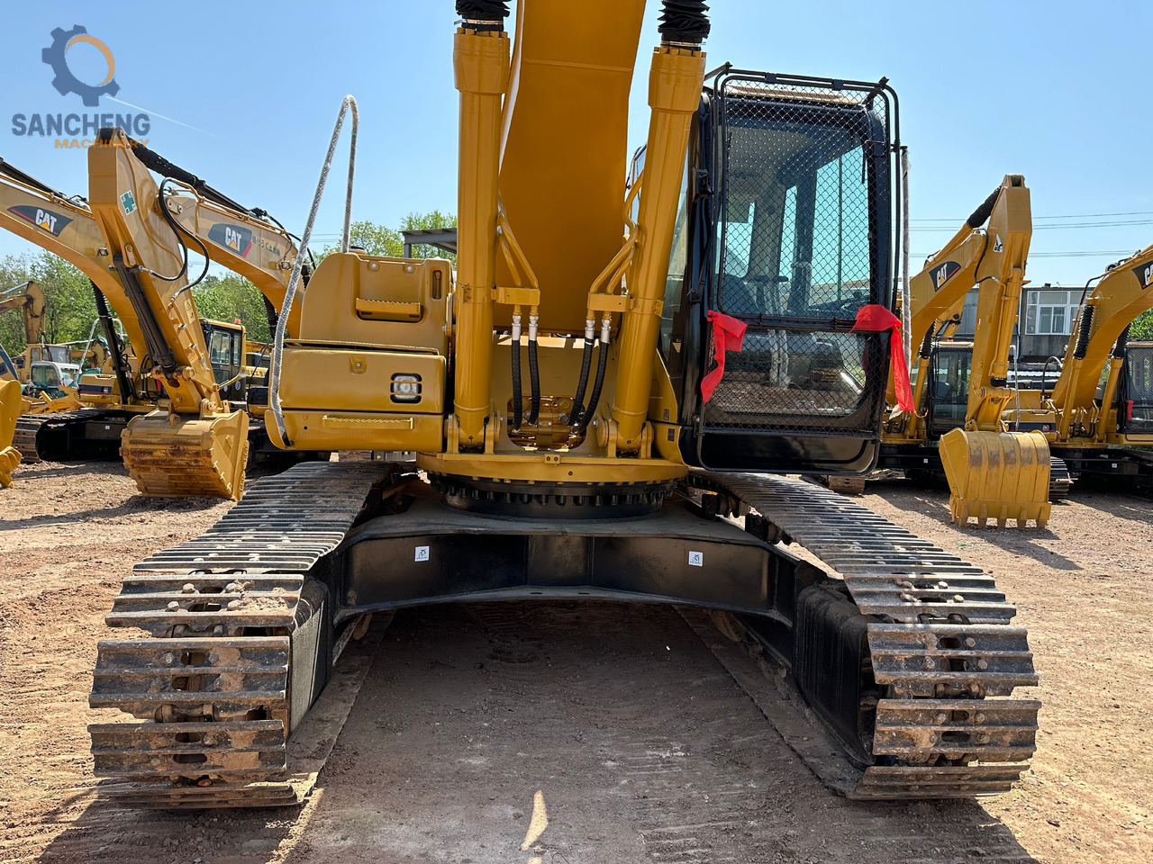 Bontó kotrógép CAT 330CL: 13 kép.