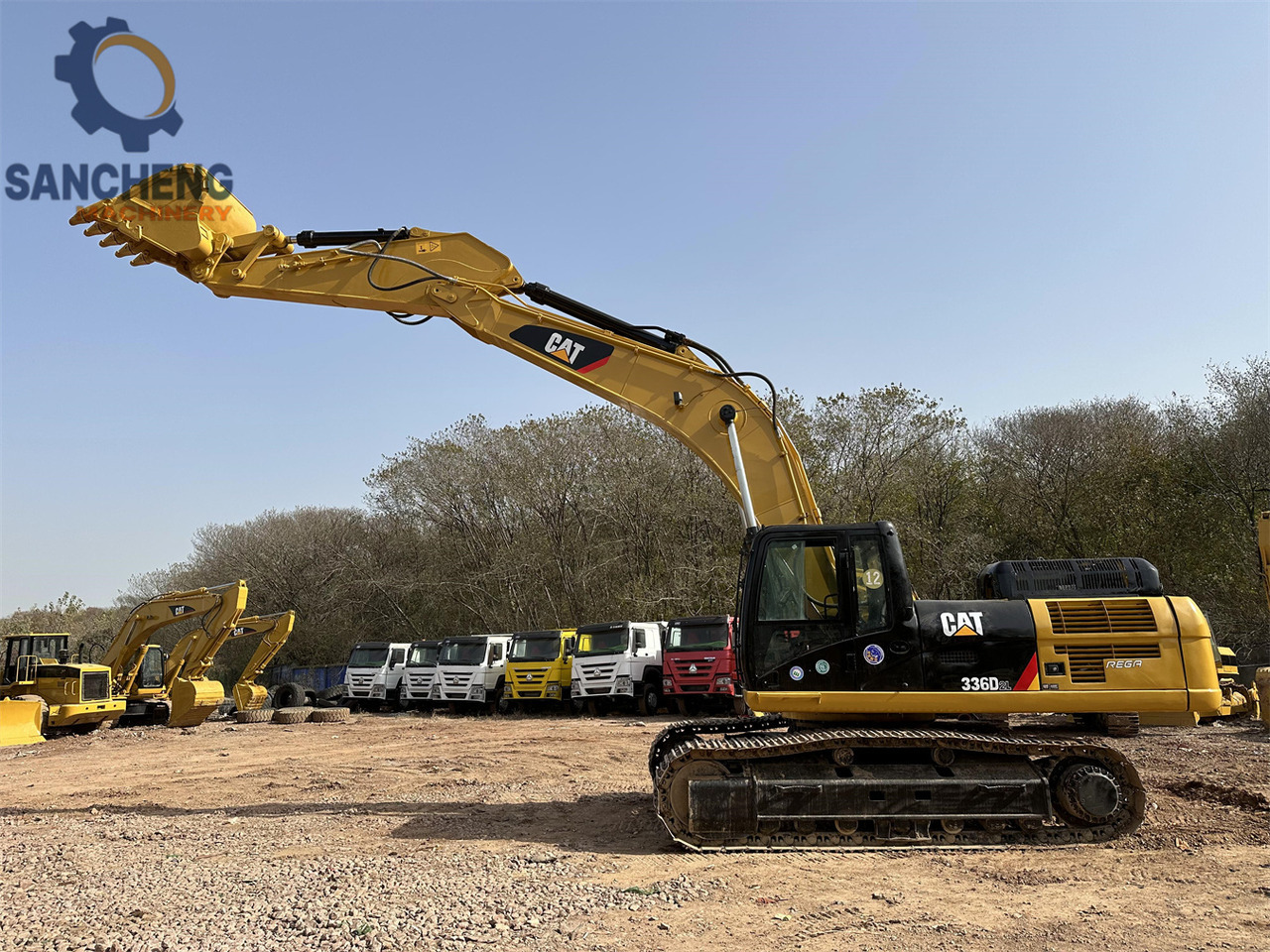 CAT 336D2L Crawler excavator - Kotrógép: 3 kép. CAT 336D2L Crawler excavator - Kotrógép: 3 kép.