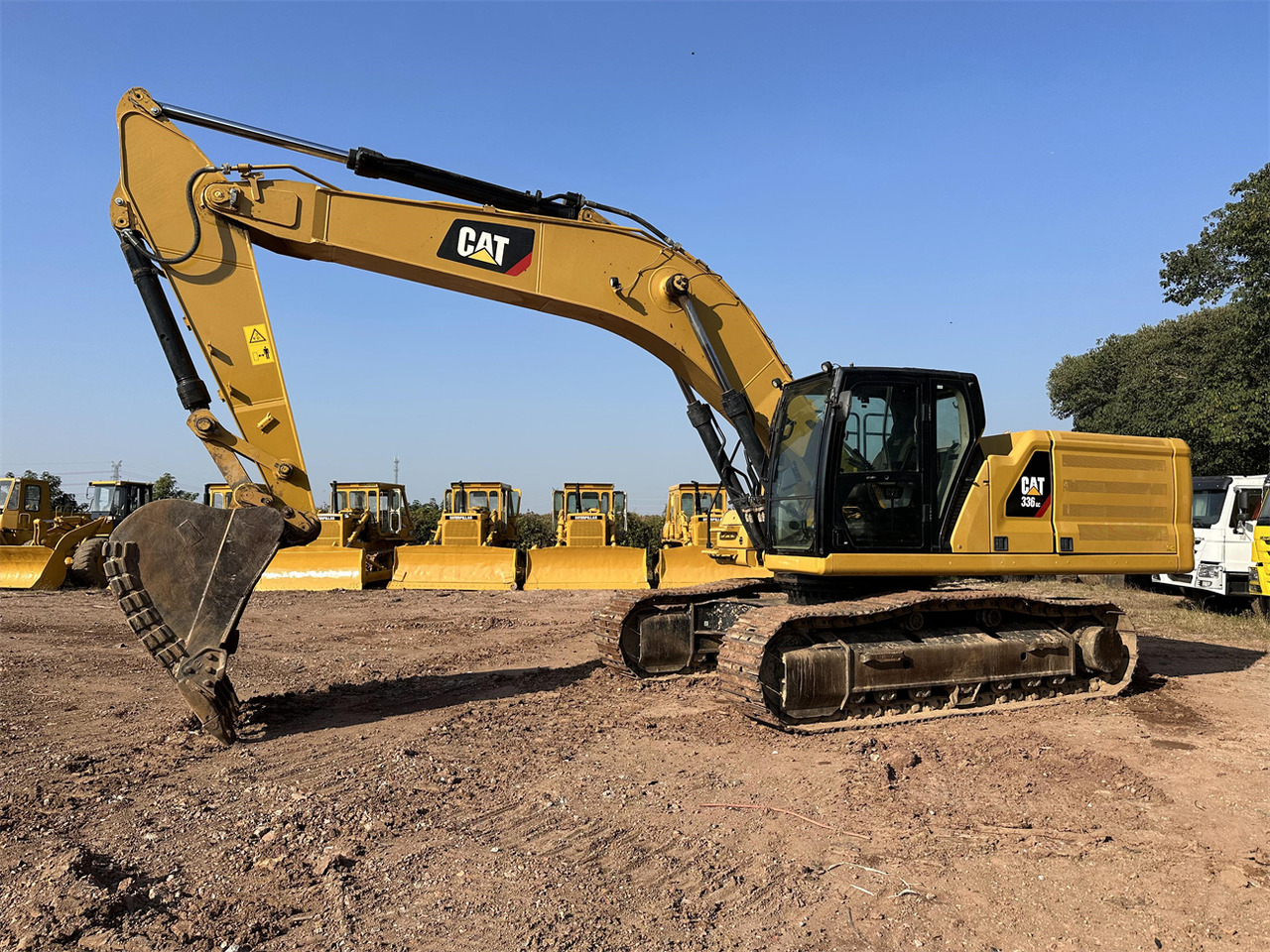CAT 336GC - Lánctalpas kotró: 1 kép. CAT 336GC - Lánctalpas kotró: 1 kép.