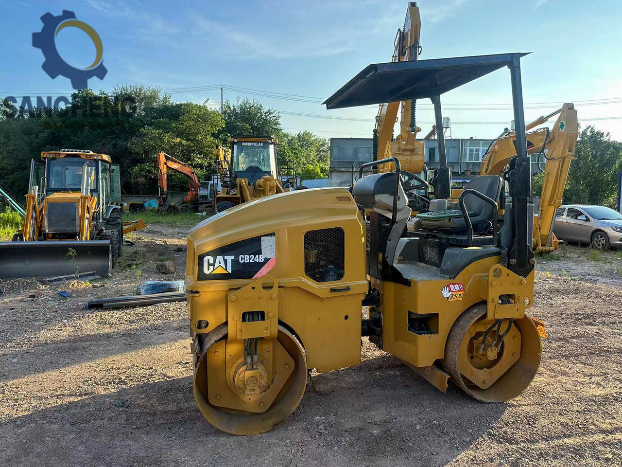 CAT CB24B - Henger: 2 kép. CAT CB24B - Henger: 2 kép.