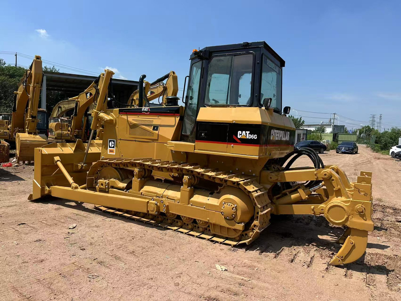 CAT D6G - Buldózer: 1 kép. CAT D6G - Buldózer: 1 kép.