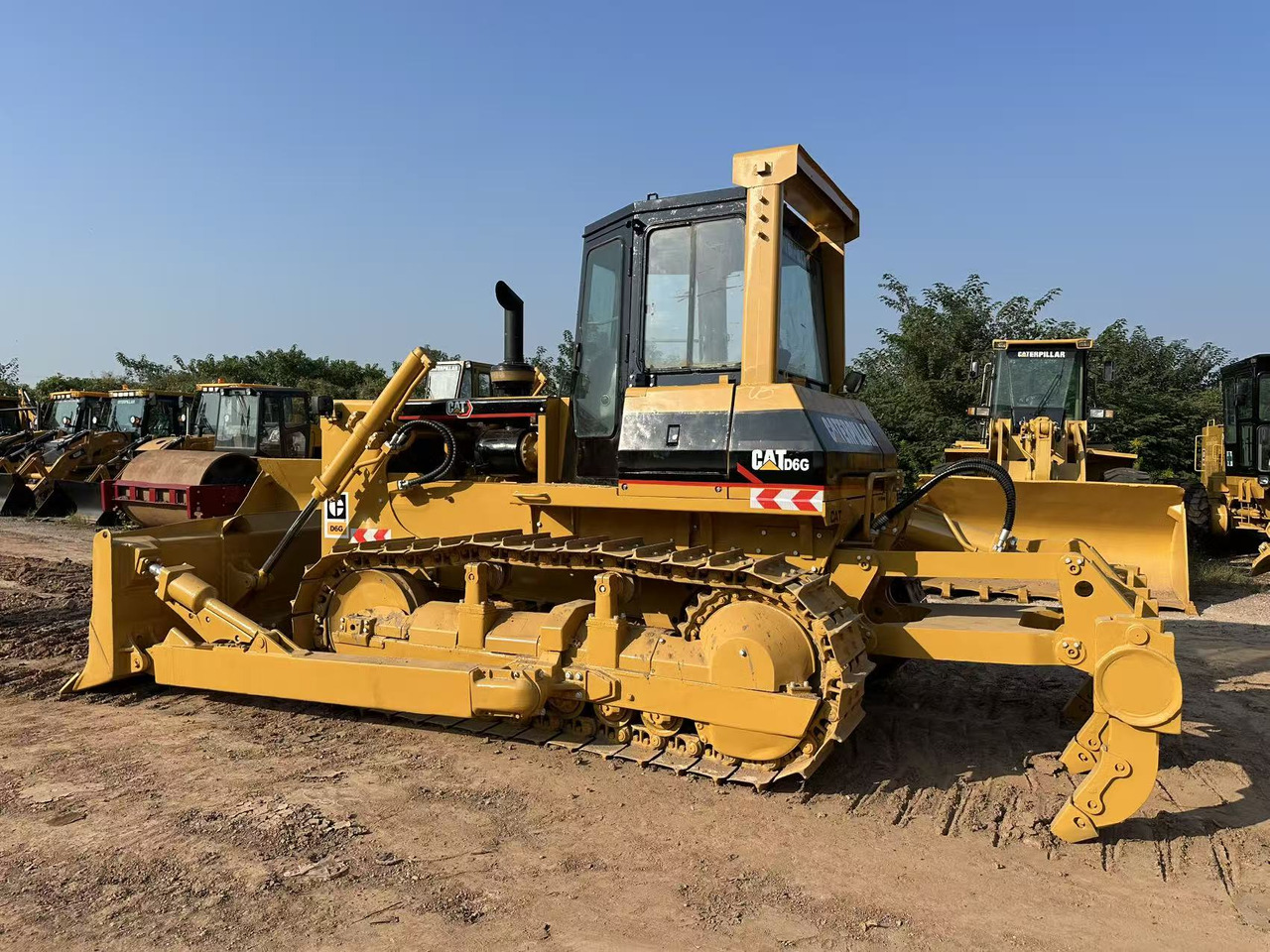 CAT D6G - Buldózer: 5 kép. CAT D6G - Buldózer: 5 kép.