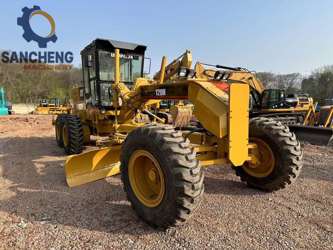 CATERPILLAR 120H - Gréder: 2 kép. CATERPILLAR 120H - Gréder: 2 kép.