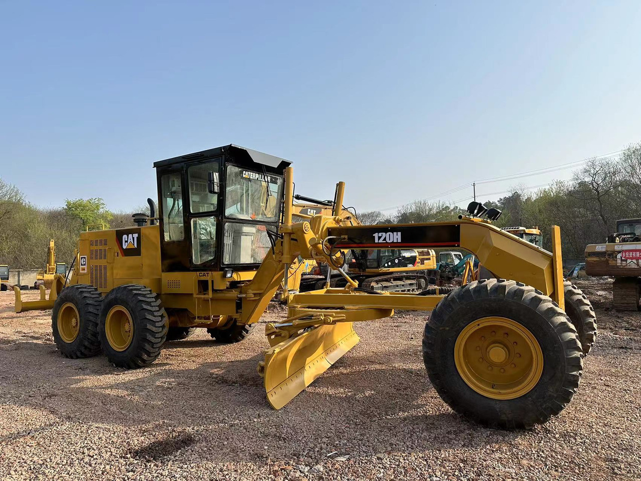 CATERPILLAR 120H - Gréder: 4 kép. CATERPILLAR 120H - Gréder: 4 kép.