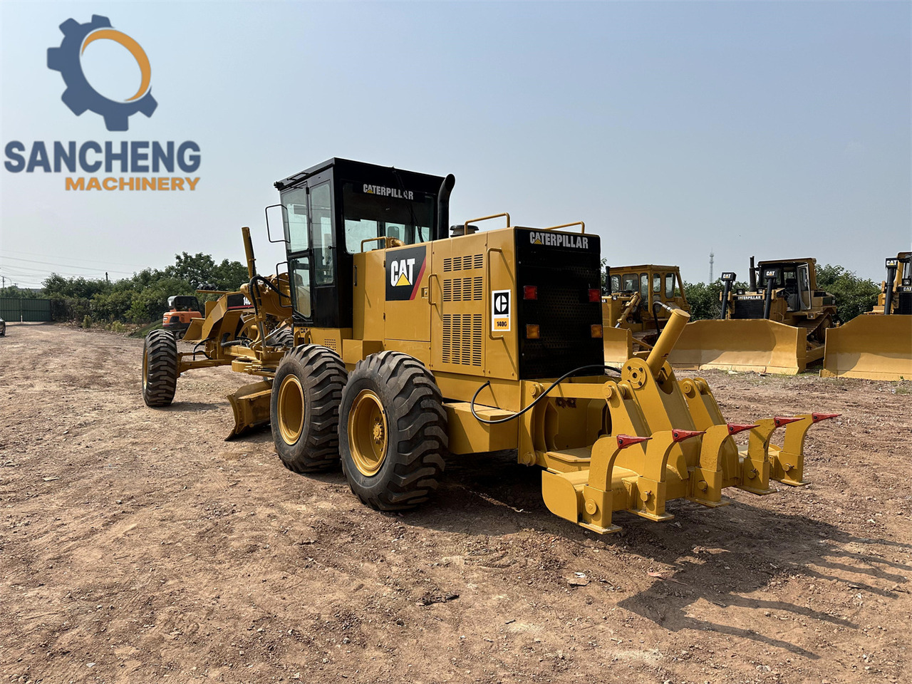 CATERPILLAR 140G - Gréder: 2 kép. CATERPILLAR 140G - Gréder: 2 kép.