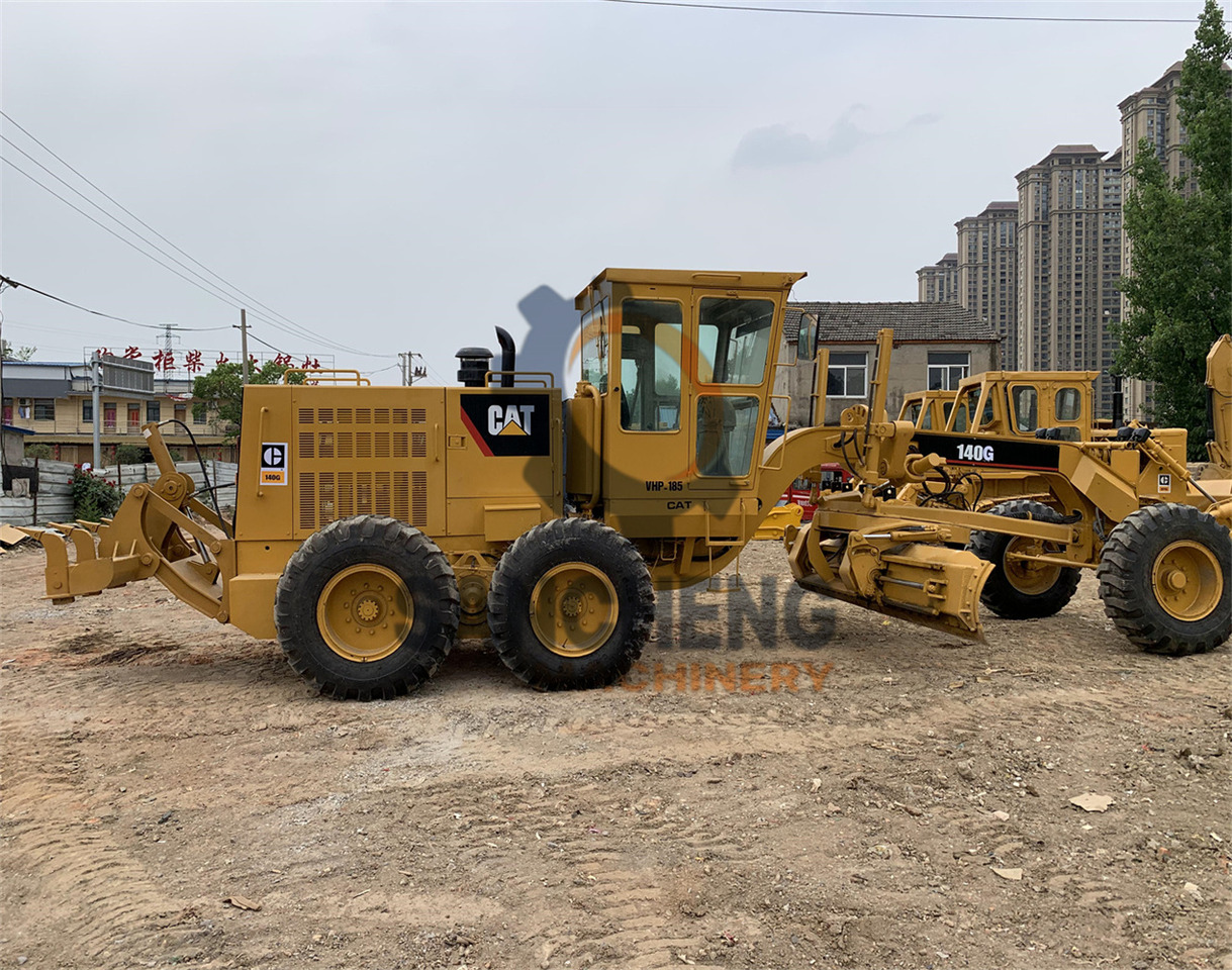 CATERPILLAR 140G - Gréder: 4 kép. CATERPILLAR 140G - Gréder: 4 kép.