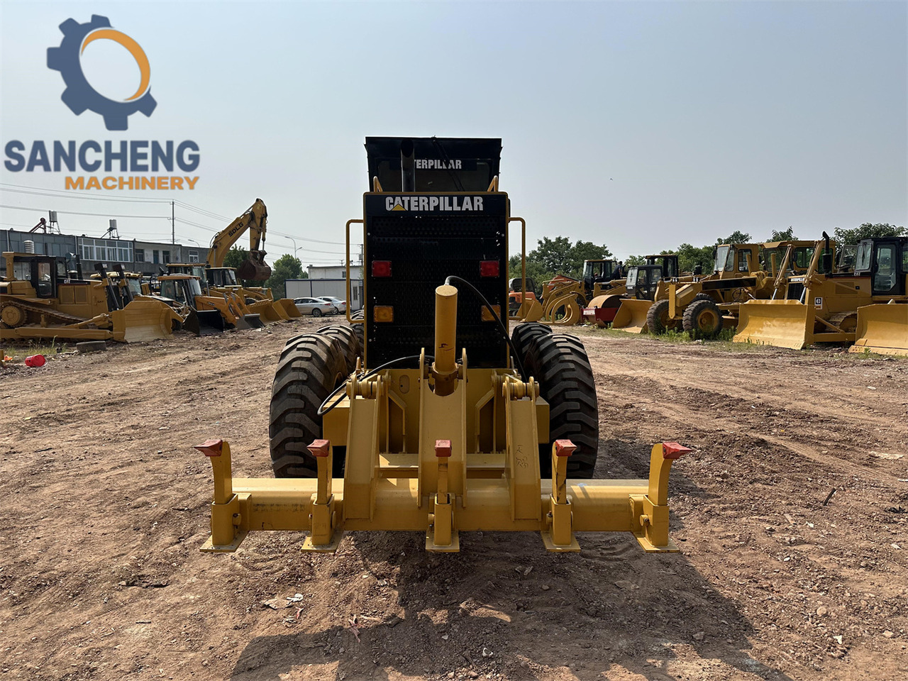 CATERPILLAR 140G - Gréder: 3 kép. CATERPILLAR 140G - Gréder: 3 kép.