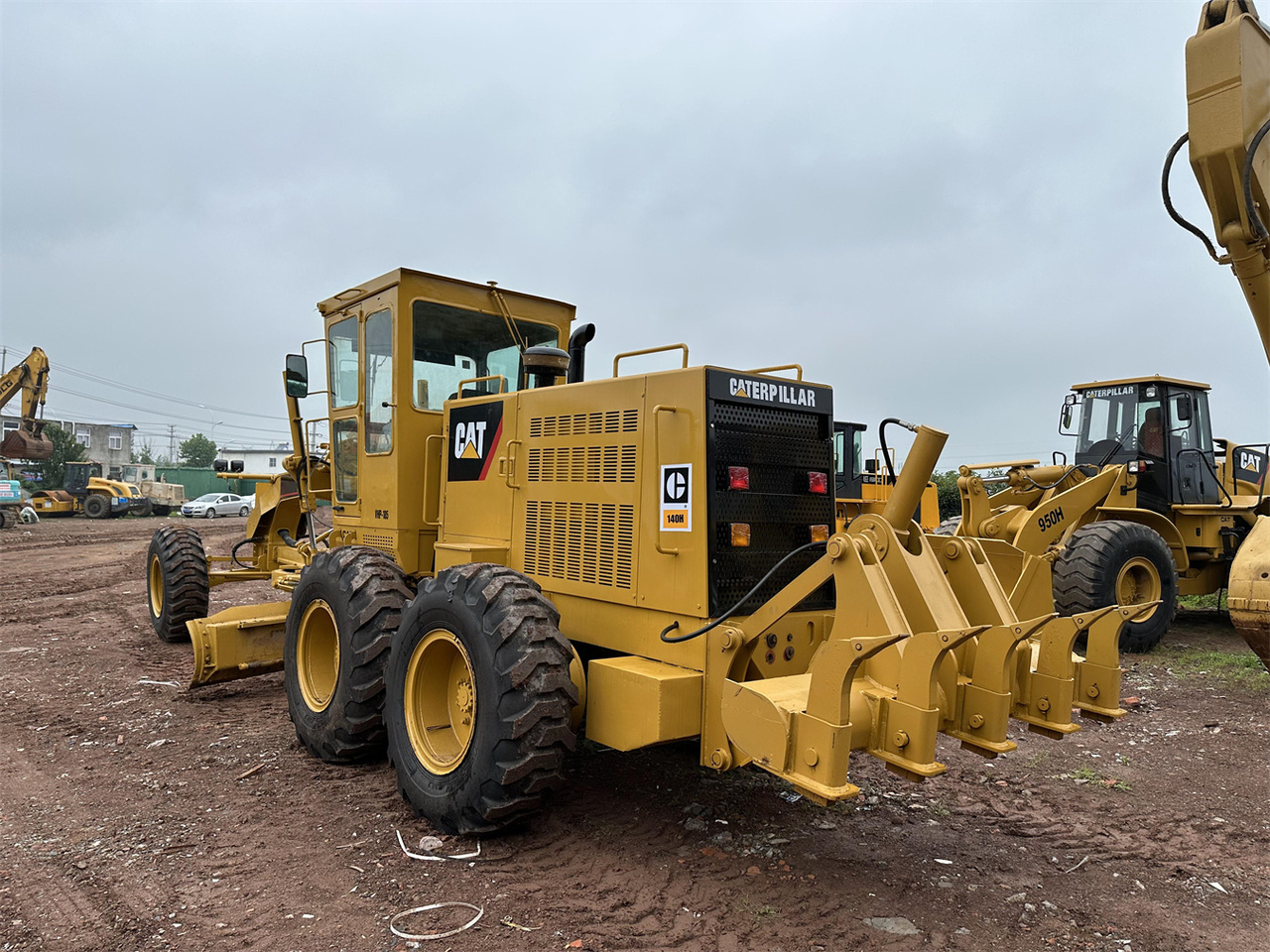 CATERPILLAR 140H - Gréder: 3 kép. CATERPILLAR 140H - Gréder: 3 kép.