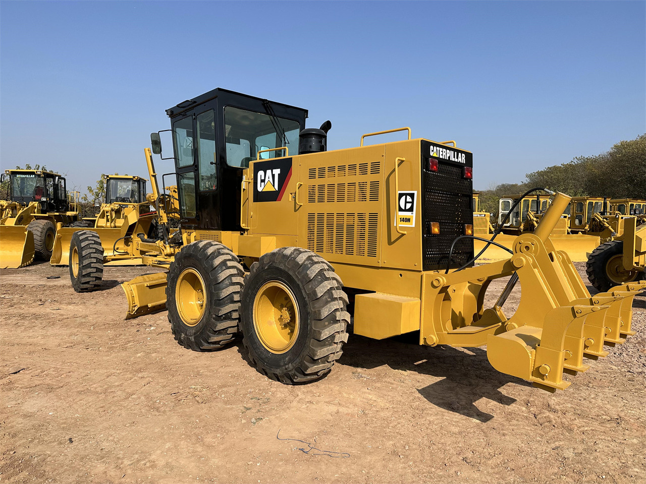 CATERPILLAR 140H - Gréder: 5 kép. CATERPILLAR 140H - Gréder: 5 kép.