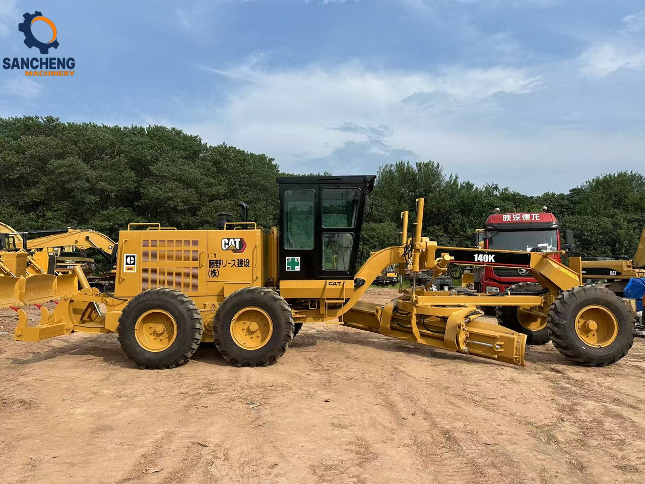 CATERPILLAR 140K - Gréder: 2 kép. CATERPILLAR 140K - Gréder: 2 kép.
