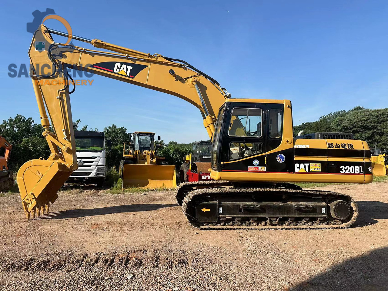 CATERPILLAR 320B - Lánctalpas kotró: 2 kép. CATERPILLAR 320B - Lánctalpas kotró: 2 kép.