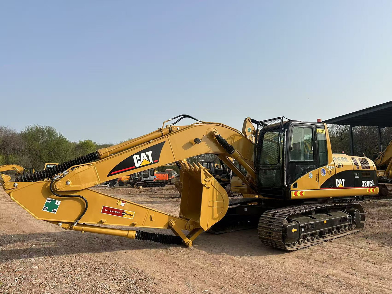 CATERPILLAR 320C - Lánctalpas kotró: 2 kép. CATERPILLAR 320C - Lánctalpas kotró: 2 kép.