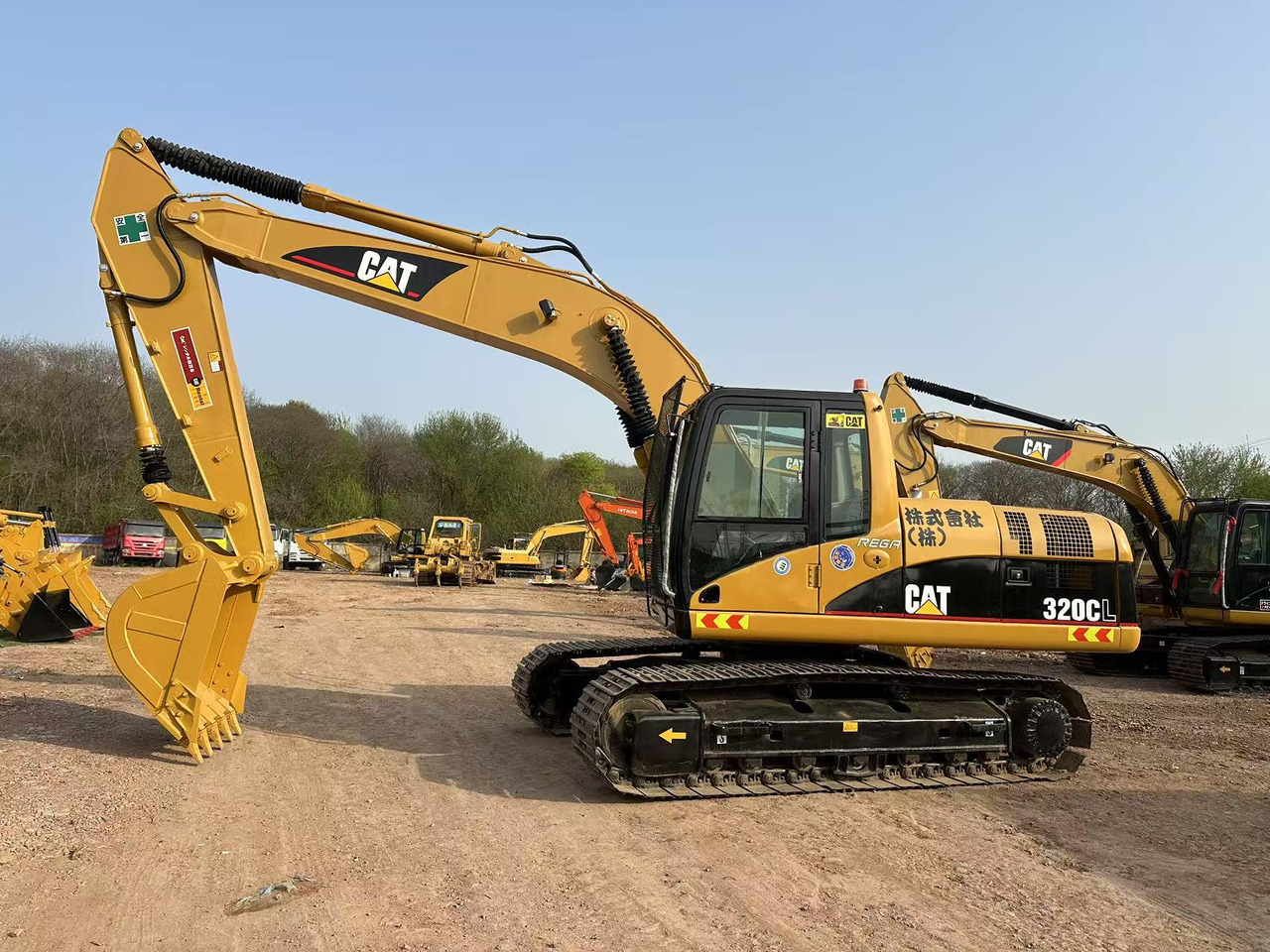 CATERPILLAR 320C - Lánctalpas kotró: 5 kép. CATERPILLAR 320C - Lánctalpas kotró: 5 kép.