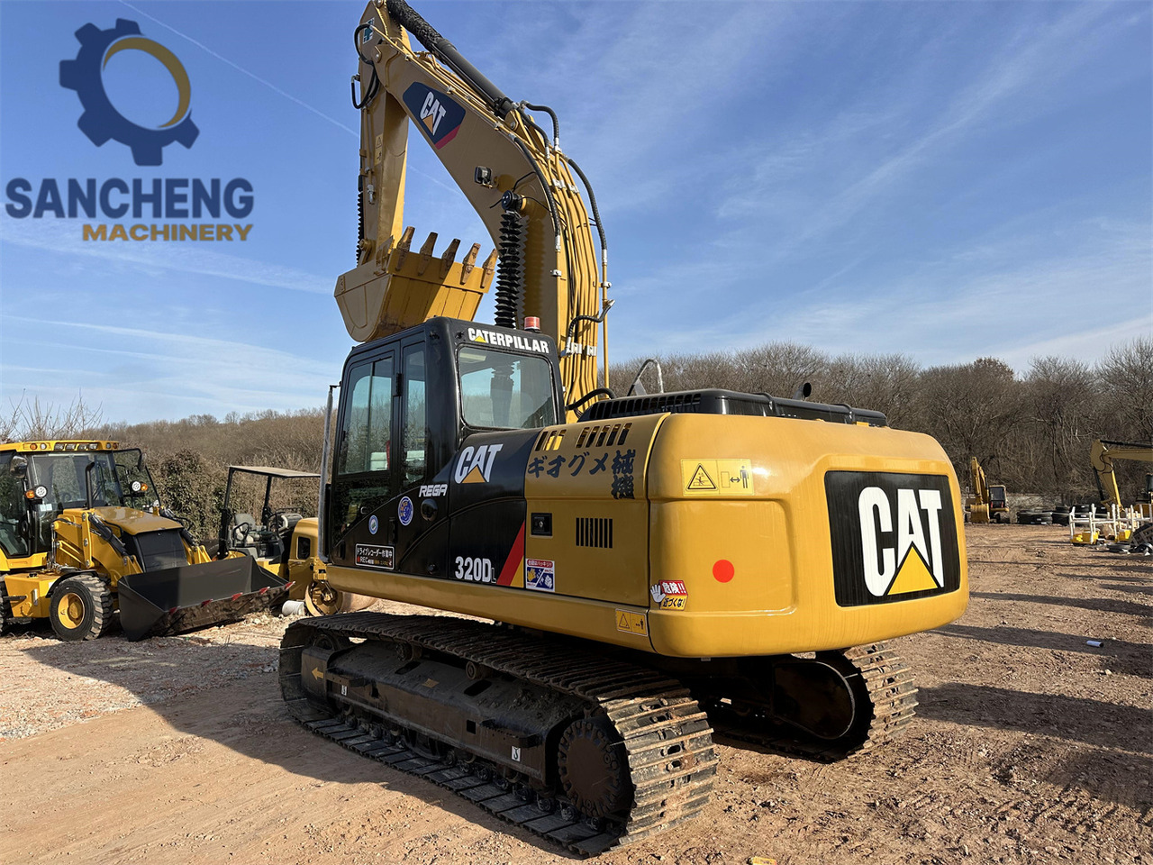 CATERPILLAR 320DL - Lánctalpas kotró: 4 kép. CATERPILLAR 320DL - Lánctalpas kotró: 4 kép.
