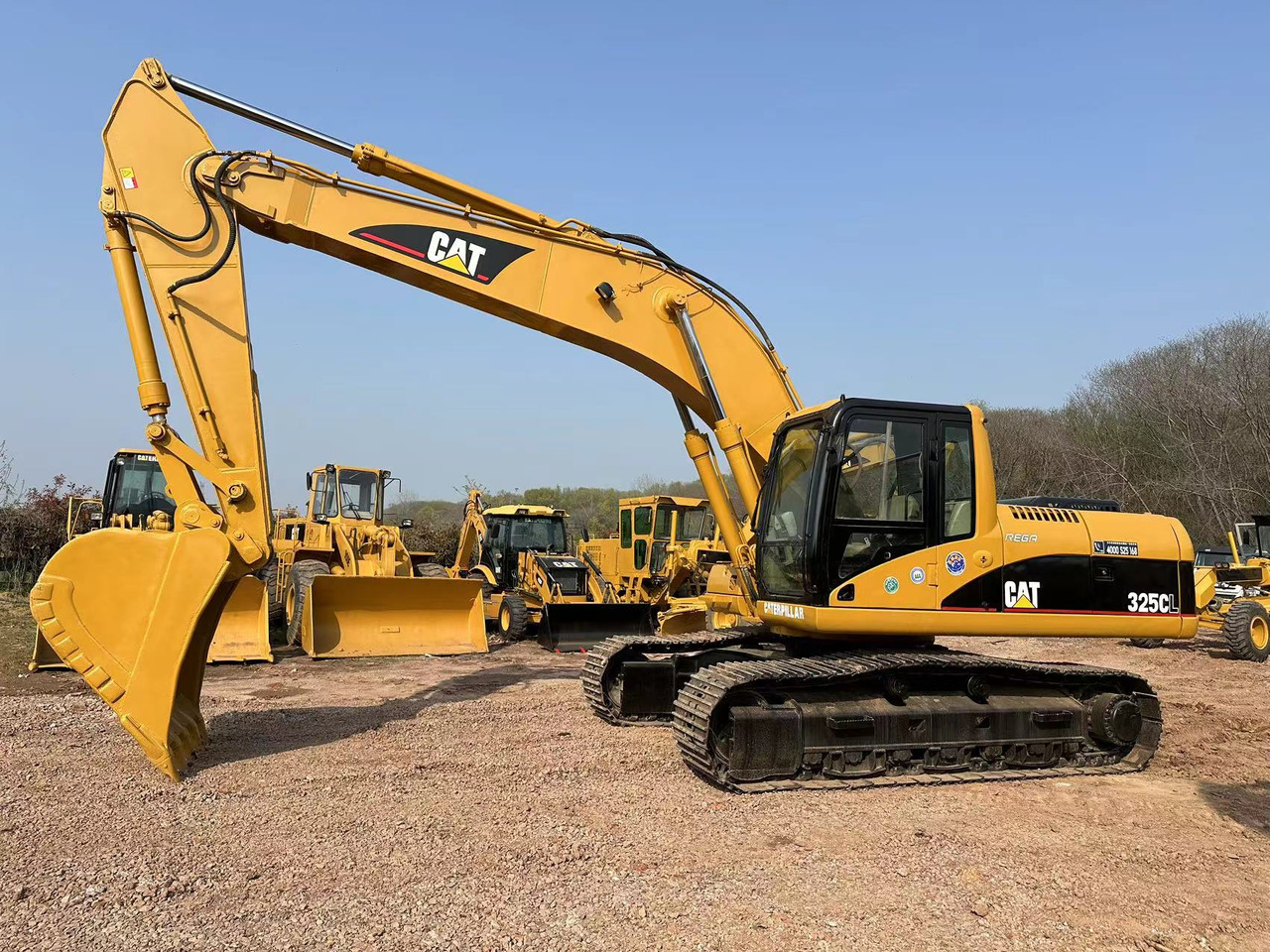 CATERPILLAR 325C - Lánctalpas kotró: 1 kép. CATERPILLAR 325C - Lánctalpas kotró: 1 kép.